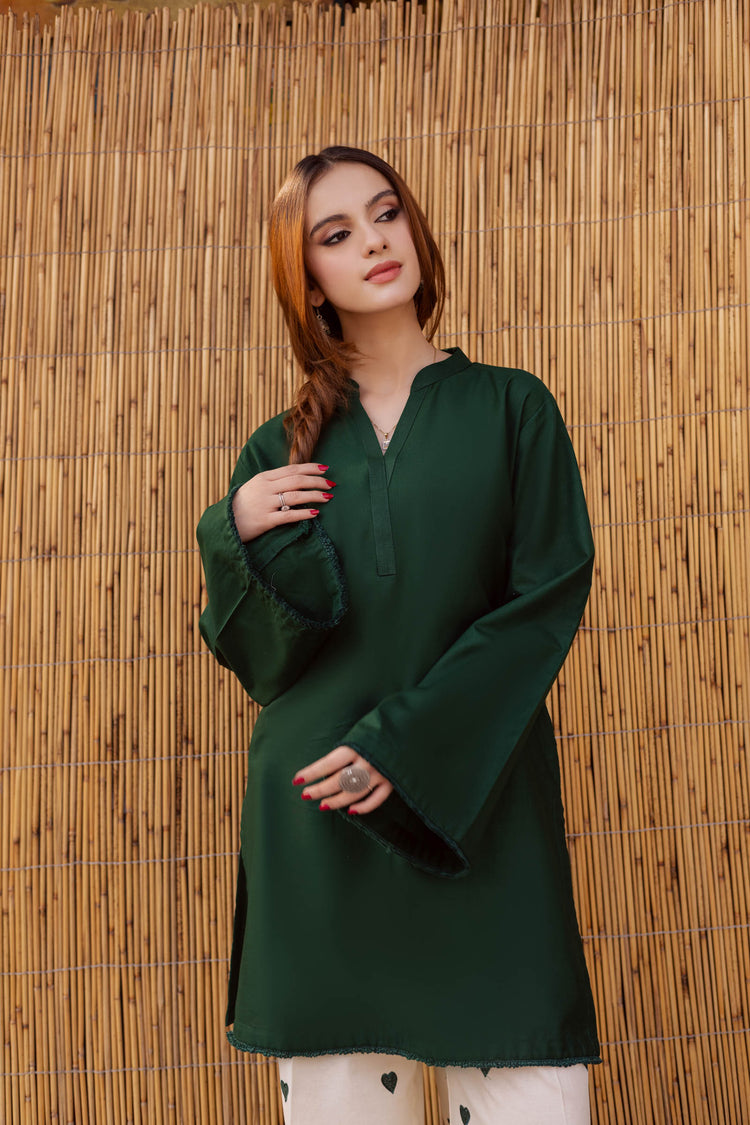 Playful Hearts – Solid Kurta with Printed Trousers